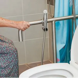 Надстройка за тоалетна, стол за баня, дръжки, протектор за крак или за ръка